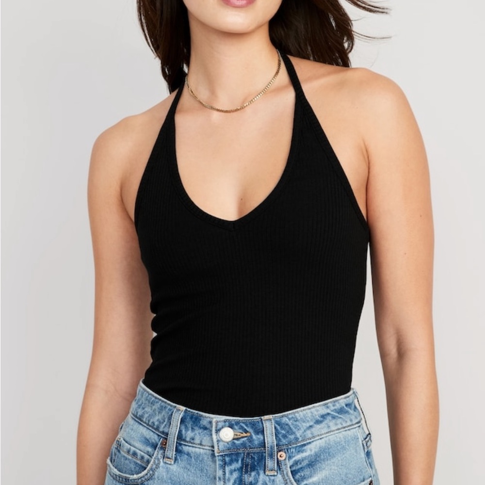 Rib-knit V neck cropped halter top NWT